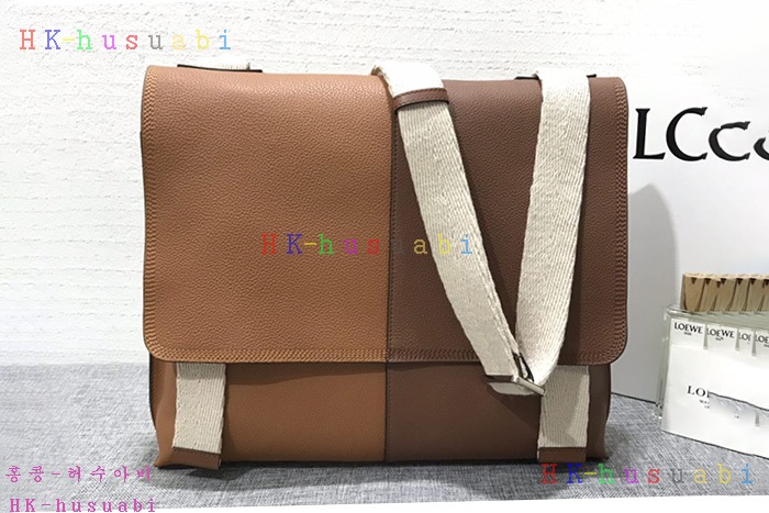 ★미러급★로에베 이지 메신저백  LW 2405588