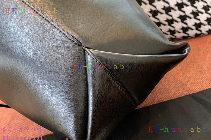 ★미러급★ 입생로랑 테디 가죽버킷백  SL 5384470Y