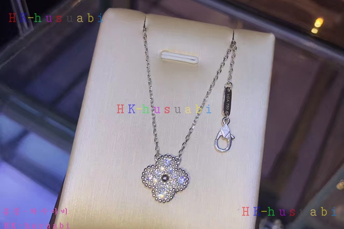 NEW 반클리에 앤 아펠 목걸이 신상 V 671151