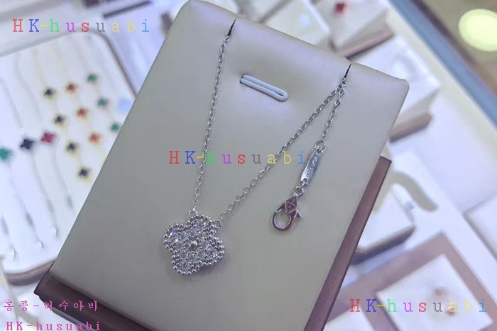 NEW 반클리에 앤 아펠 목걸이 신상 V 671151