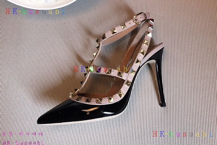 NEW 발렌티노 스터드힐 V 695451