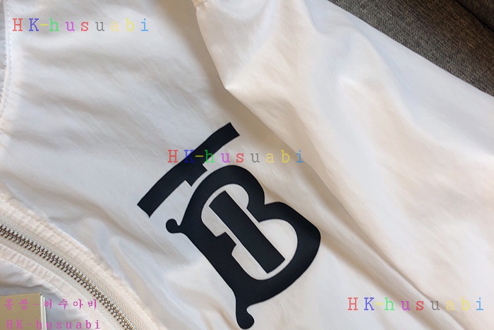 NEW 버버리  바람막이 신상 BB 666737
