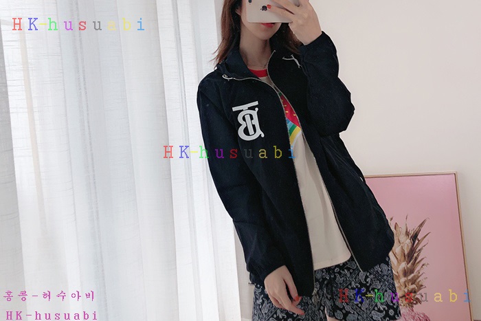 NEW 버버리  바람막이 신상 BB 666734