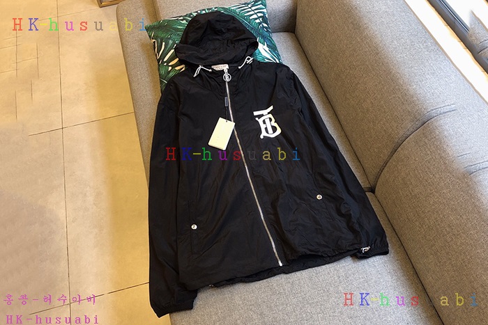 NEW 버버리  바람막이 신상 BB 666734
