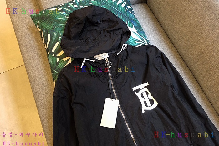 NEW 버버리  바람막이 신상 BB 666734