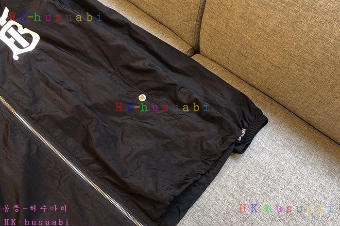 NEW 버버리  바람막이 신상 BB 666734