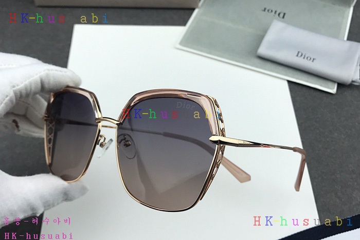 NEW 디올 선글라스 신상 DR 65782