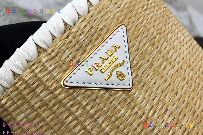 ★미러급★ 프라다 우븐 스트로 버킷백  P 1BE008