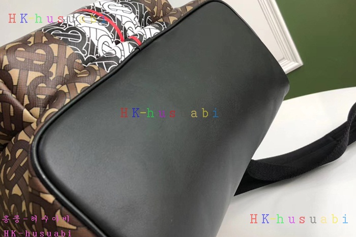 ★미러급★ 버버리 모노그램 스트라이프 캔버스 백팩 BB 325005