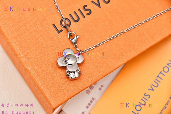 NEW 루이비통 목걸이 신상 LV M62680
