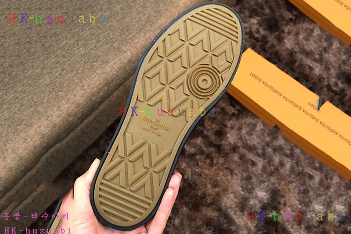 NEW 루이비통  신발 신상 LV 01244984