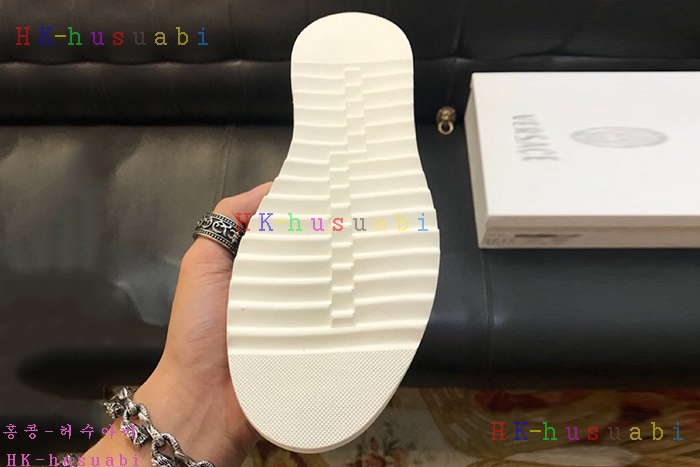 NEW 베르사체 남성용 신발 V 470054
