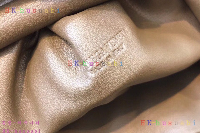 ★미러급★ 보테가베네타  버터 카프 파우치  BV 585852-2