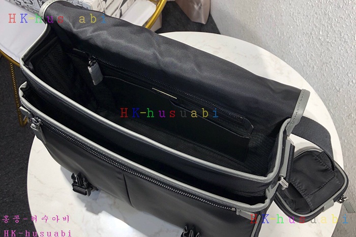★미러급★ 프라다 콘트라스트 메신저 숄더백 2VD769-2