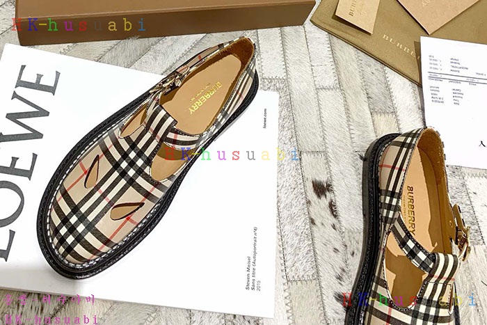 NEW 버버리 신발 신상 BB 3580231
