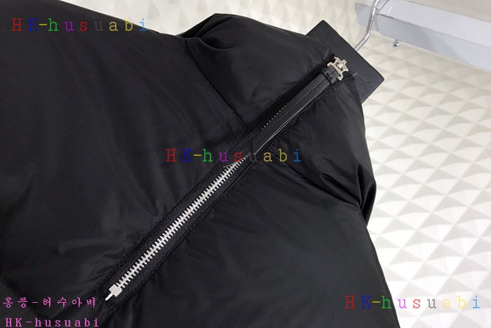 NEW 프라다 패딩 신상 P 2733253