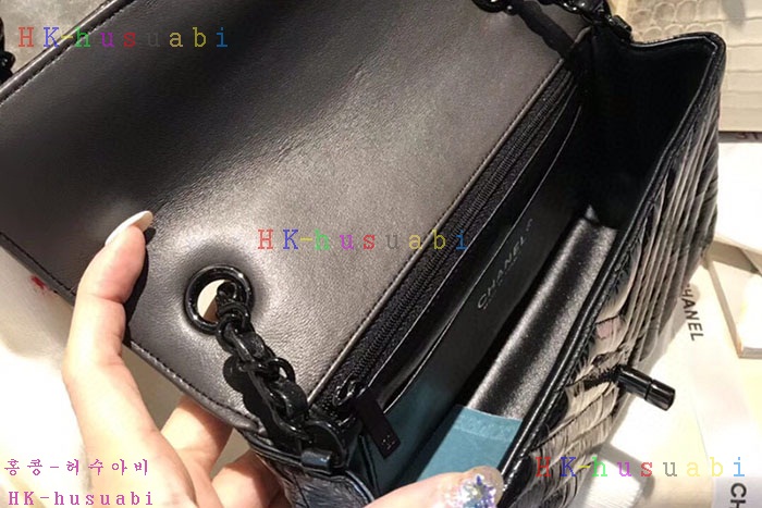 ★미러급★샤넬 에나멜 플랩백  A042420