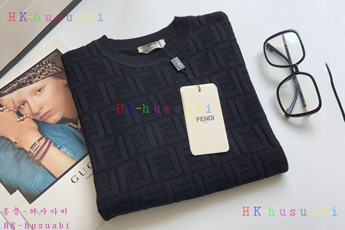 NEW 펜디 반팔티 신상 FD 417114