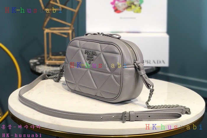 ★미러급★프라다 스펙트럼 숄더백 P 1BH141-8