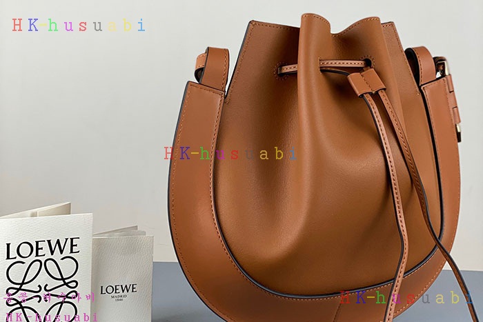 ★미러급★ 로에베 홀스슈 숄더백 LW 8845220-2