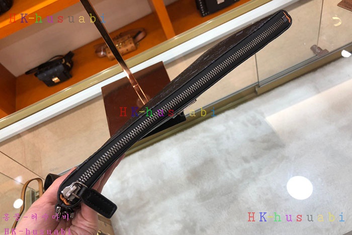 NEW 엠씨엠 클러치 신상 M 222421
