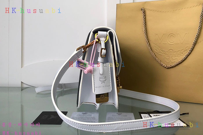 NEW 엠씨엠 메신저백 신상 M 222462