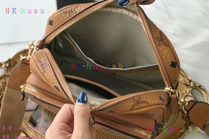 NEW 엠씨엠 메신저백 신상 M 222440