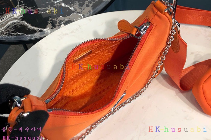★미러급★ 프라다 나일론 체인스트랩 호보백 1BH204-8