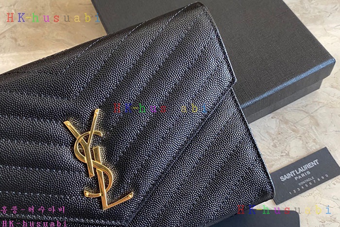 ★미러급★ 입생로랑 퀼트 처리된 그랑 드 뿌드르 엠보스드 가죽 소재의 MONOGRAM 클러치 617662-2