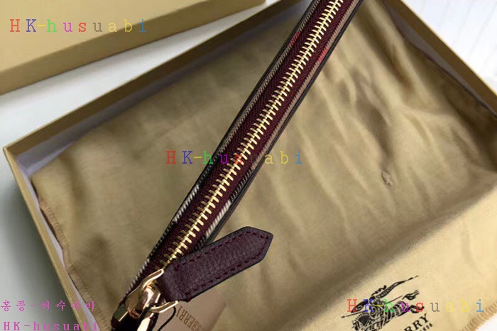 NEW 버버리 가죽 클러치  BB 299667