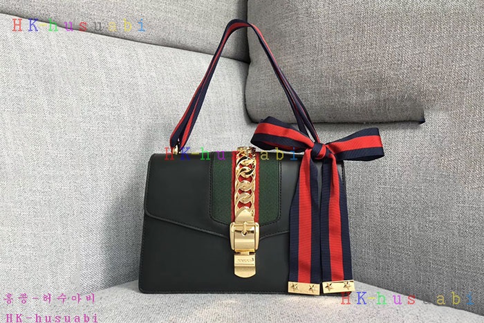 ★미러급★ 구찌 실비 레더 숄더백 GU421882-2