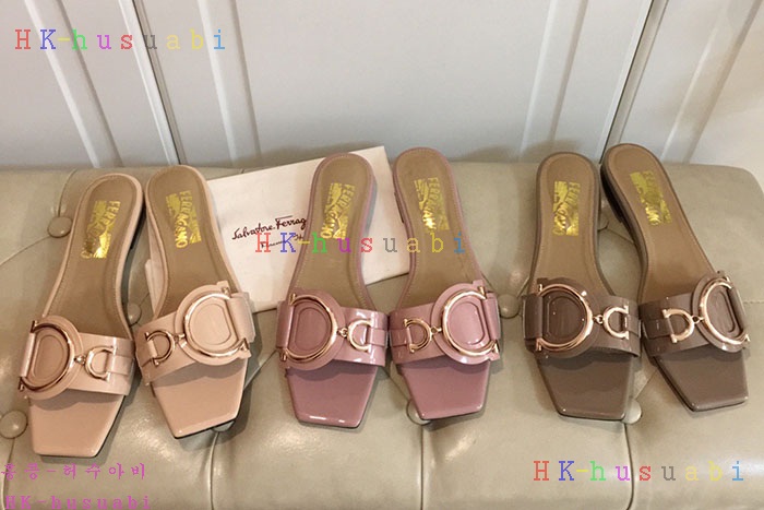 NEW 페라가모 여성용 슬리퍼 F248850