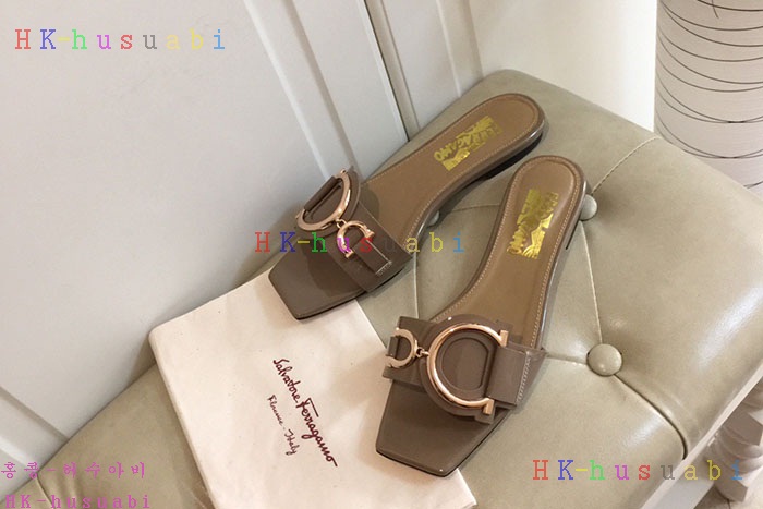 NEW 페라가모 여성용 슬리퍼 F248850