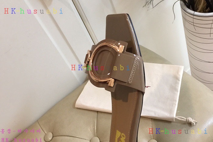 NEW 페라가모 여성용 슬리퍼 F248850