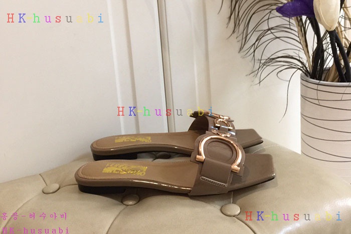 NEW 페라가모 여성용 슬리퍼 F248850