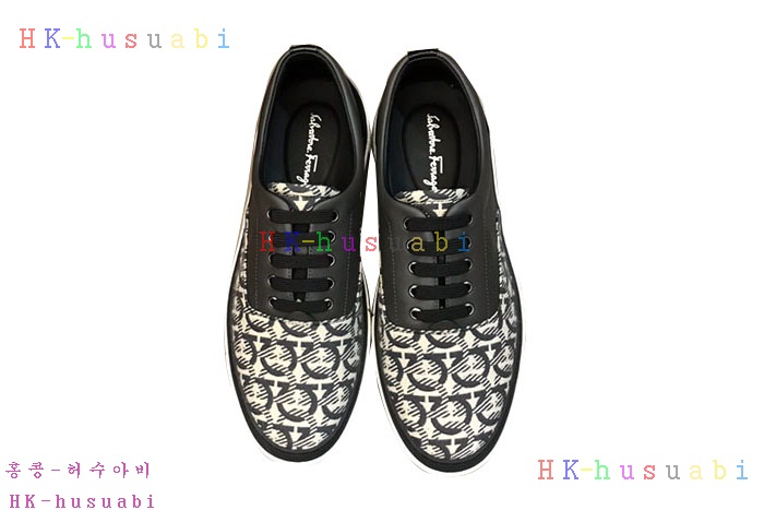 NEW 페라가모 스니커즈 신상 F5733322
