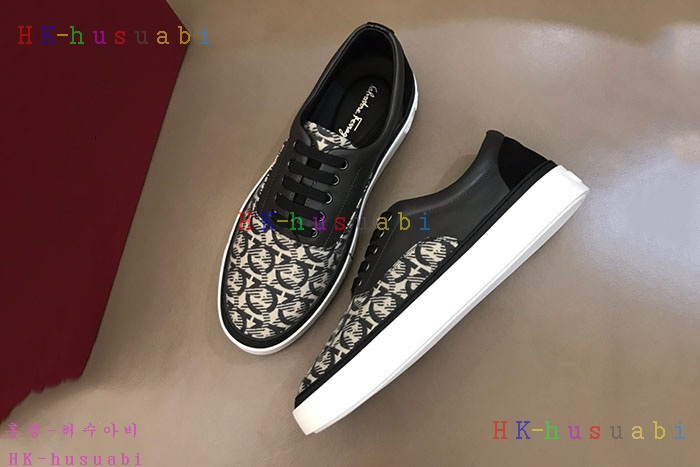NEW 페라가모 스니커즈 신상 F5733322