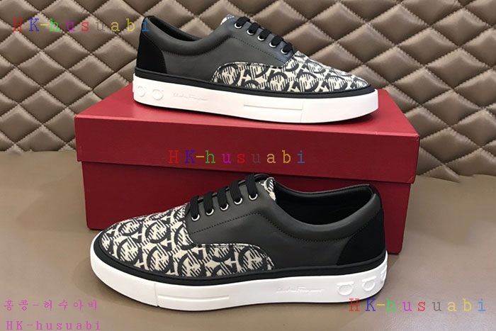 NEW 페라가모 스니커즈 신상 F5733322