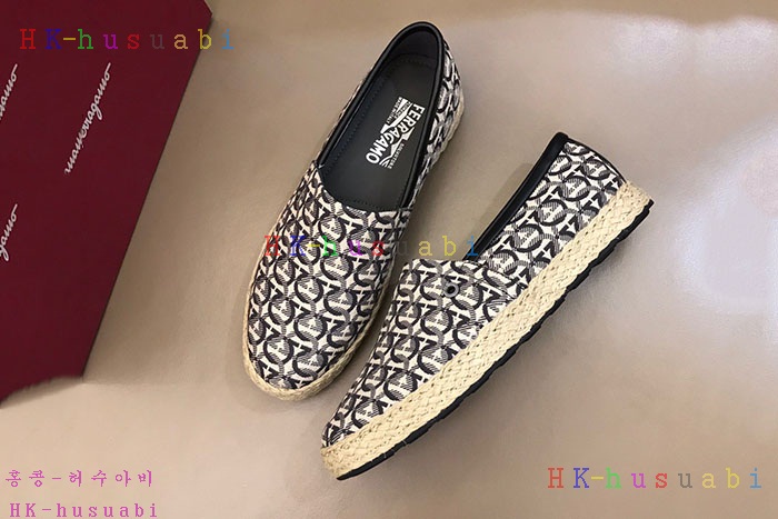 NEW 페라가모 에스파듀 신상 F5733320