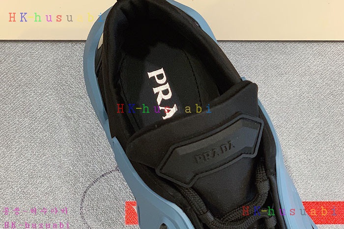 NEW 프라다 남성용 스니커즈 P 414001