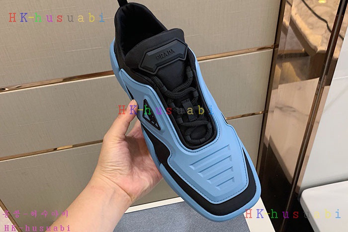 NEW 프라다 남성용 스니커즈 P 414001