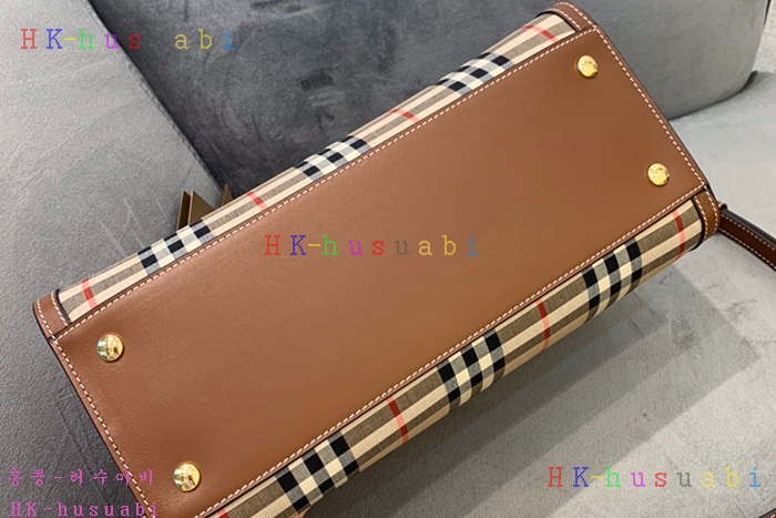 ★미러급★ 버버리 핸들 타이틀백 BB 241441