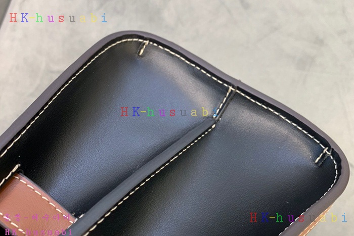 ★미러급★ 버버리 핸들 타이틀백 BB 241442