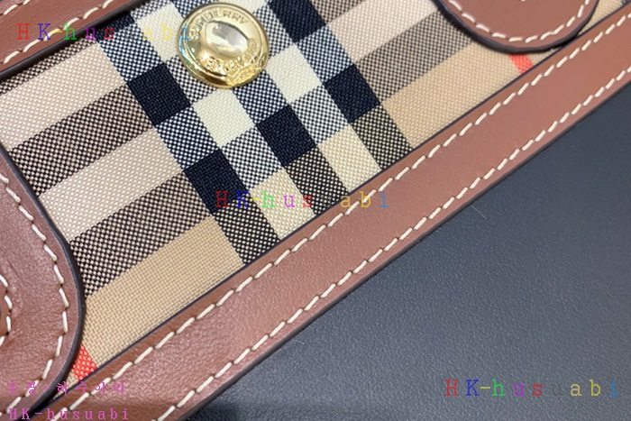 ★미러급★ 버버리 핸들 타이틀백 BB 241442