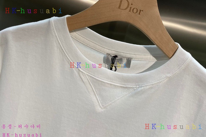 NEW 디올 반팔티 신상 DR 724552
