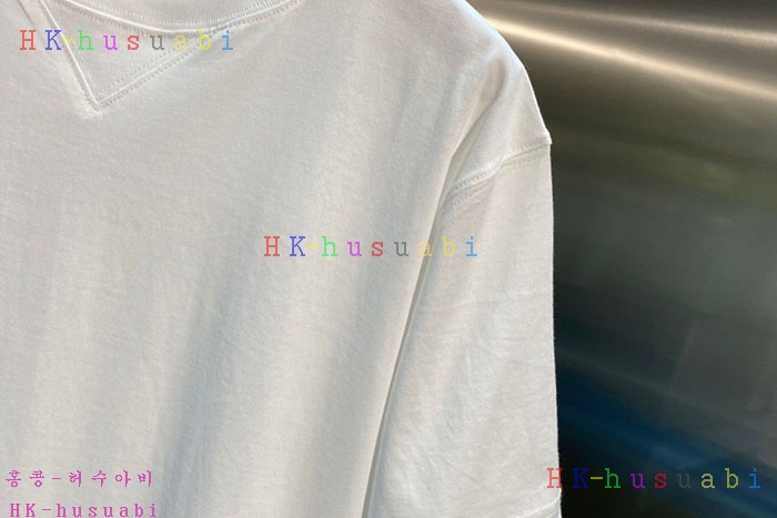 NEW 디올 반팔티 신상 DR 724552