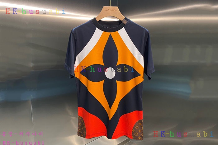 NEW 루이비통 반팔티 신상 LV 352551