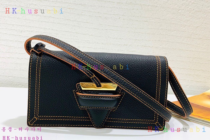★미러급★ 로에베 바르셀로나 숄더백  LW 668810-3