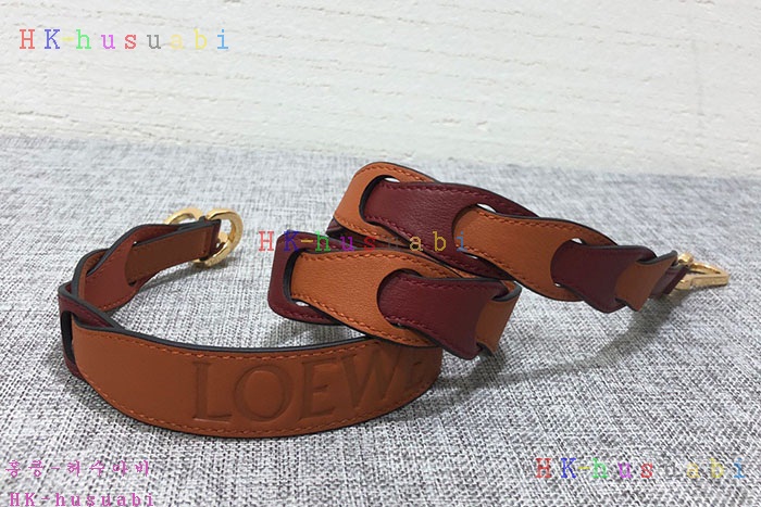 NEW 로에베 가죽 스트랩  LW 399240