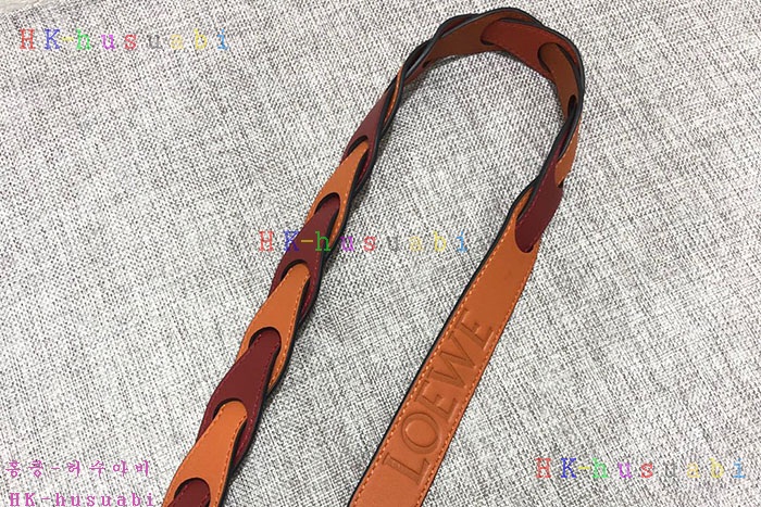 NEW 로에베 가죽 스트랩  LW 399240